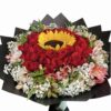 Ramo de 50 rosas con 1 girasol
