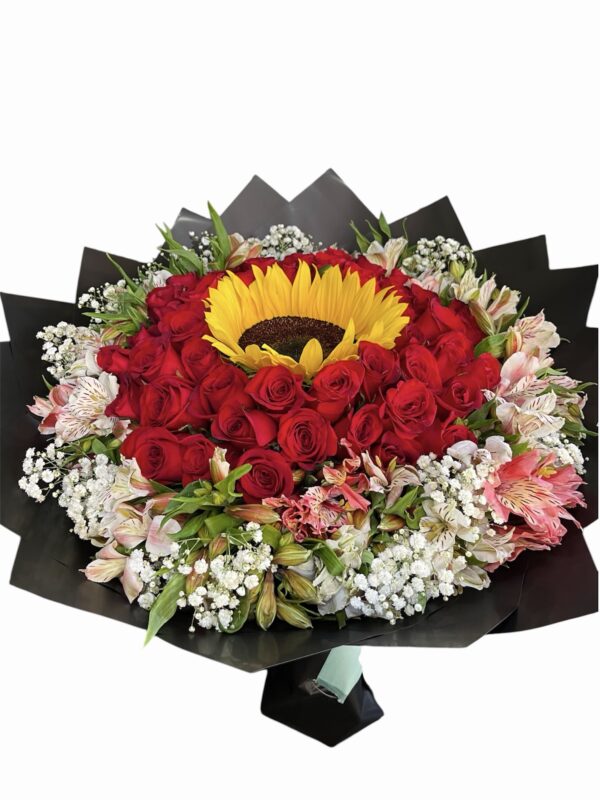 Ramo de 50 rosas con 1 girasol
