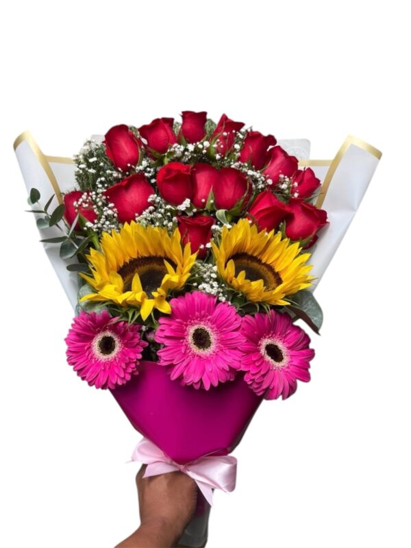 12 rosas rojas con girasoles