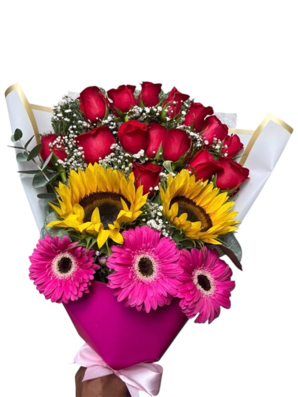 12 rosas rojas con girasoles