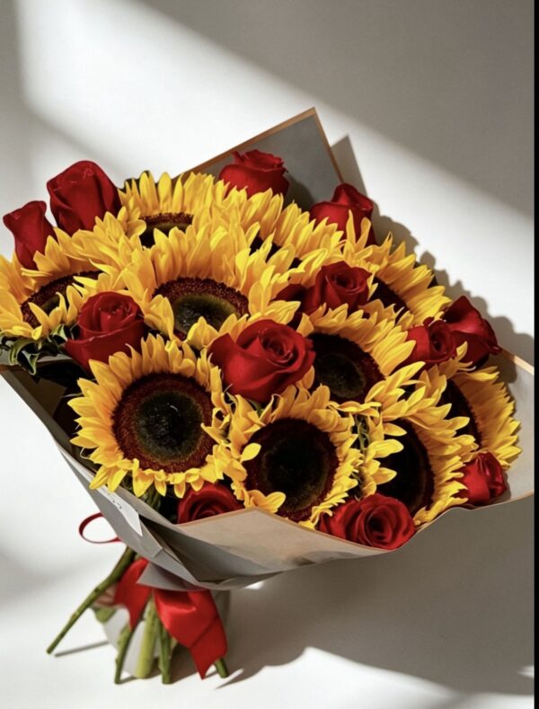 screenshot-30 Ramos de 10 girasoles con 12 rosas