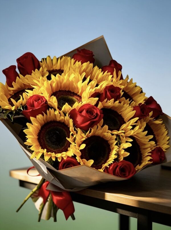 screenshot-31 Ramos de 10 girasoles con 12 rosas