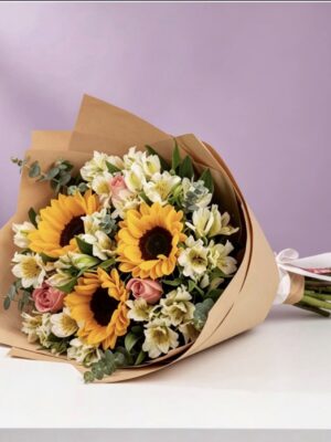 Ramo de girasoles con rosas