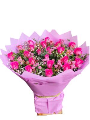 Hermoso arreglo de 24 rosas
