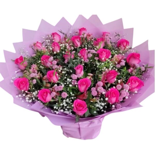 Hermoso arreglo de 24 rosas
