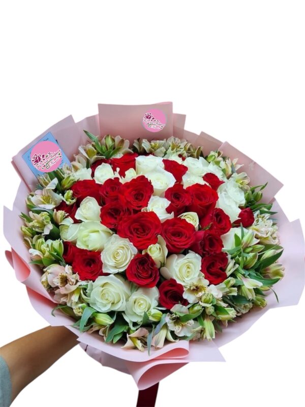Ramos de 50 rosas con astromelia