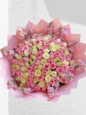 Ramo buchón de 130 rosas