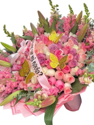 Hermoso ramo buchón 124 rosas