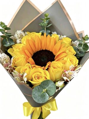 Rosas amarillas con girasol